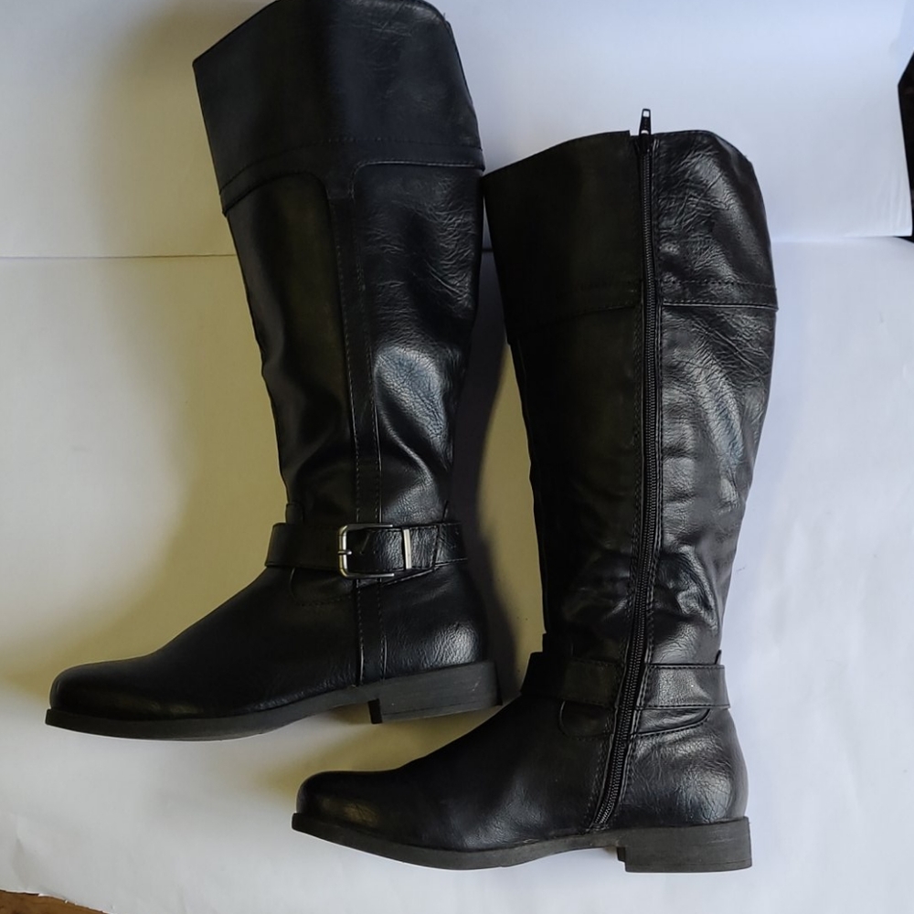 Boots - Picture 4 of 7